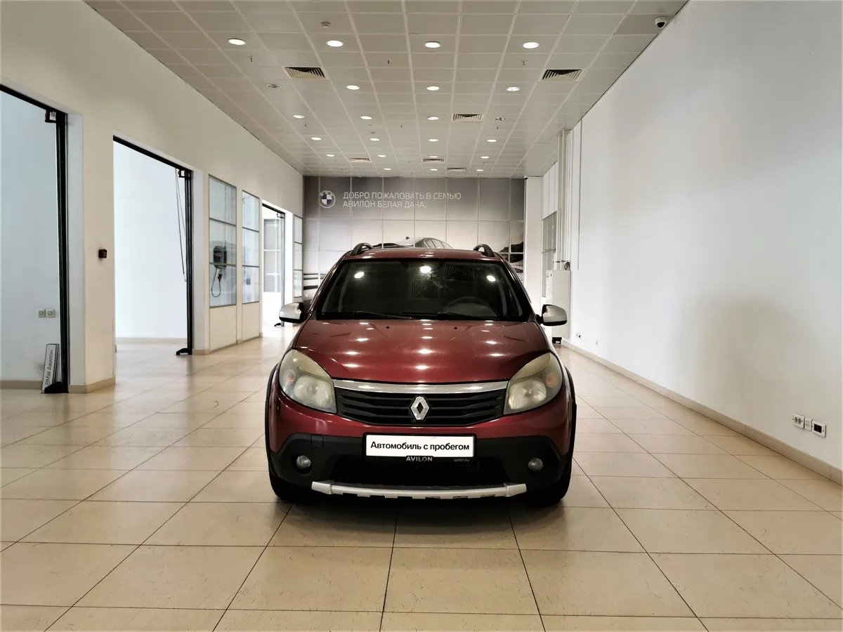 Renault Sandero 1.6 AT (103 л.с.) Stepway Красный в АВИЛОН. Слайд №7