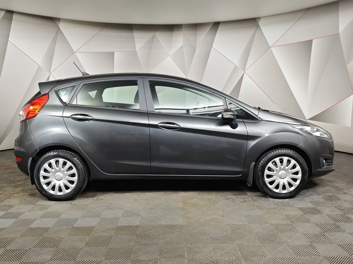 Ford Fiesta 1.4 MT (80 л.с.) Ghia Серый в АВИЛОН. Слайд №6