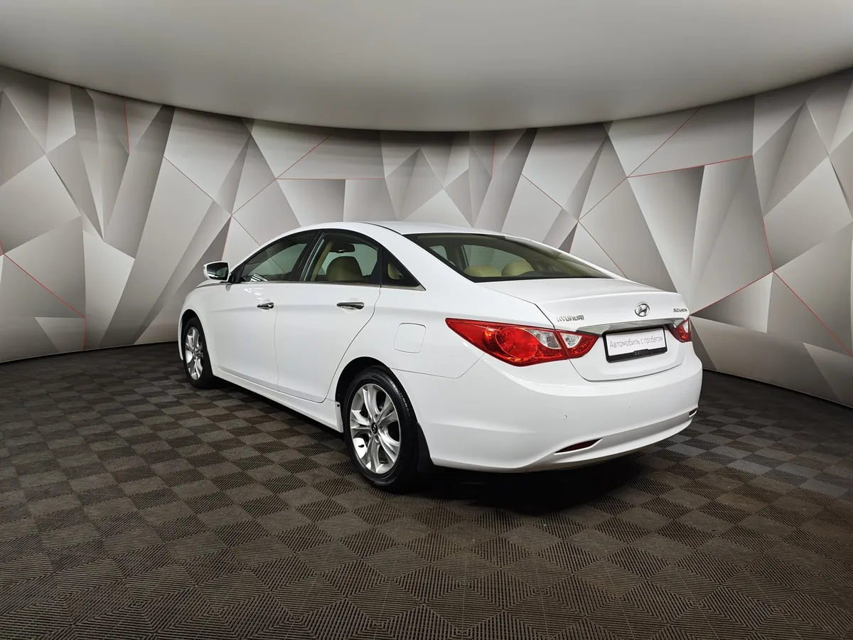 Hyundai Sonata 2.0 MPi AT (150 л.с.) Comfort Белый в АВИЛОН. Слайд №4