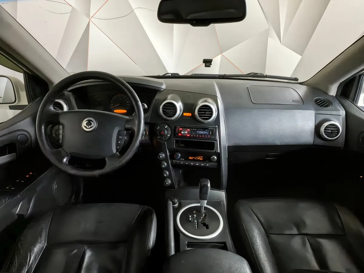 SsangYong Actyon 2.0 TD MT 2WD (141 л.с.) Белый в АВИЛОН. Слайд №12