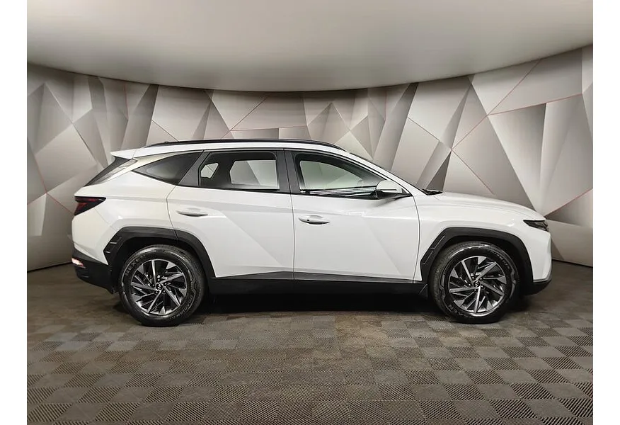 Hyundai Tucson D2.0 Smartstream 8AT 4WD (186 л.с.) Lifestyle + Smart Sense Белый в АВИЛОН. Слайд №6