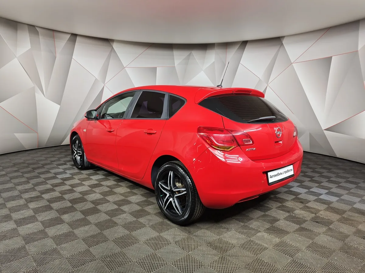 Opel Astra 1.6 MT (115 л.с.) Красный в АВИЛОН. Слайд №4