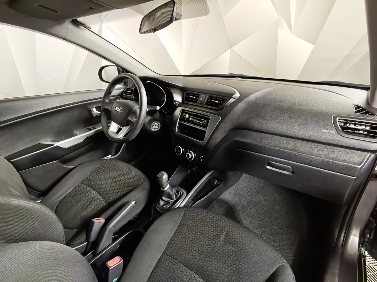 Kia Rio 1.4 MT (107 л.с.) Серый в АВИЛОН. Слайд №13