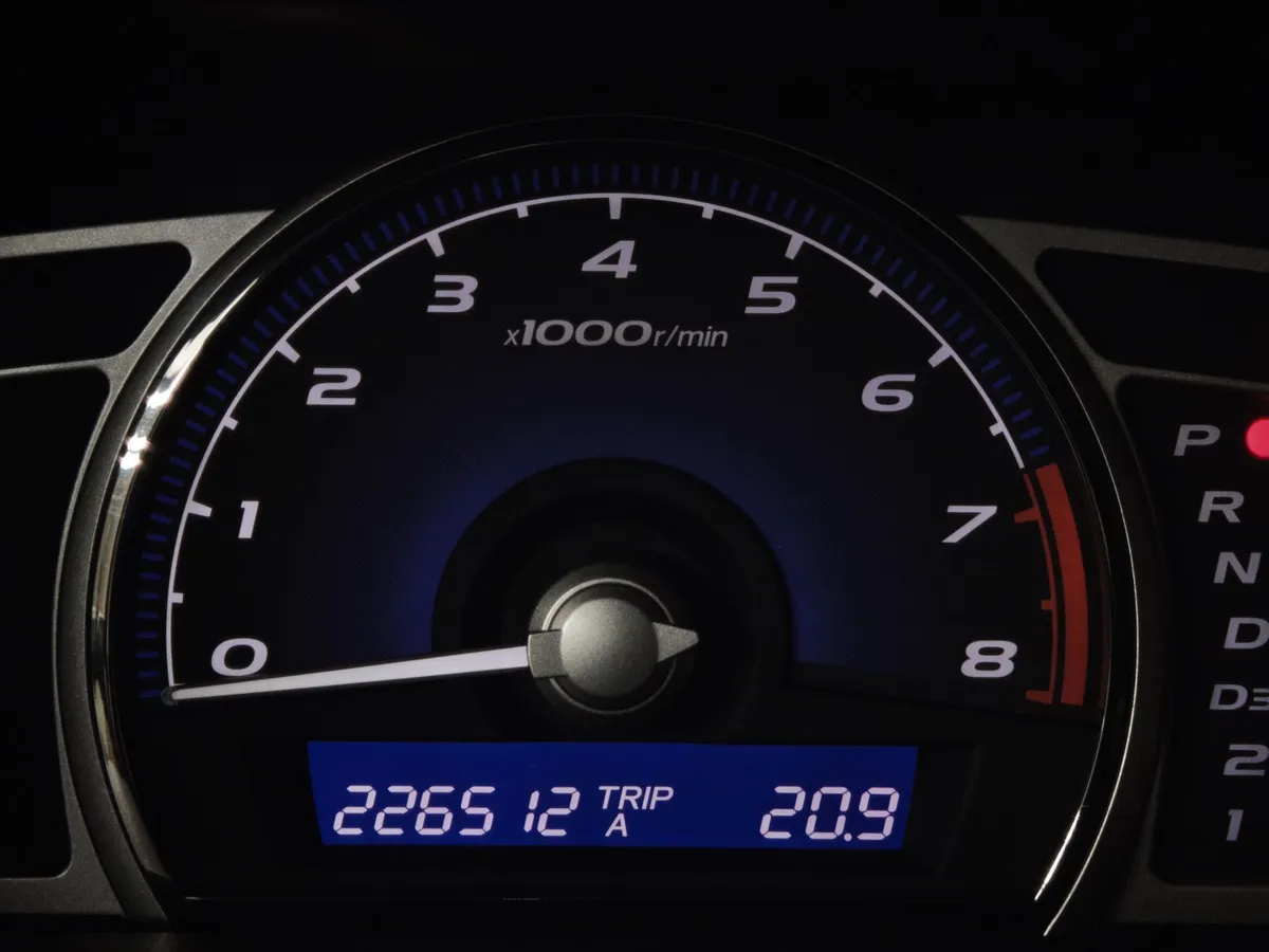 Honda Civic 1.8 AT (140 л.с.) Красный в АВИЛОН. Слайд №16