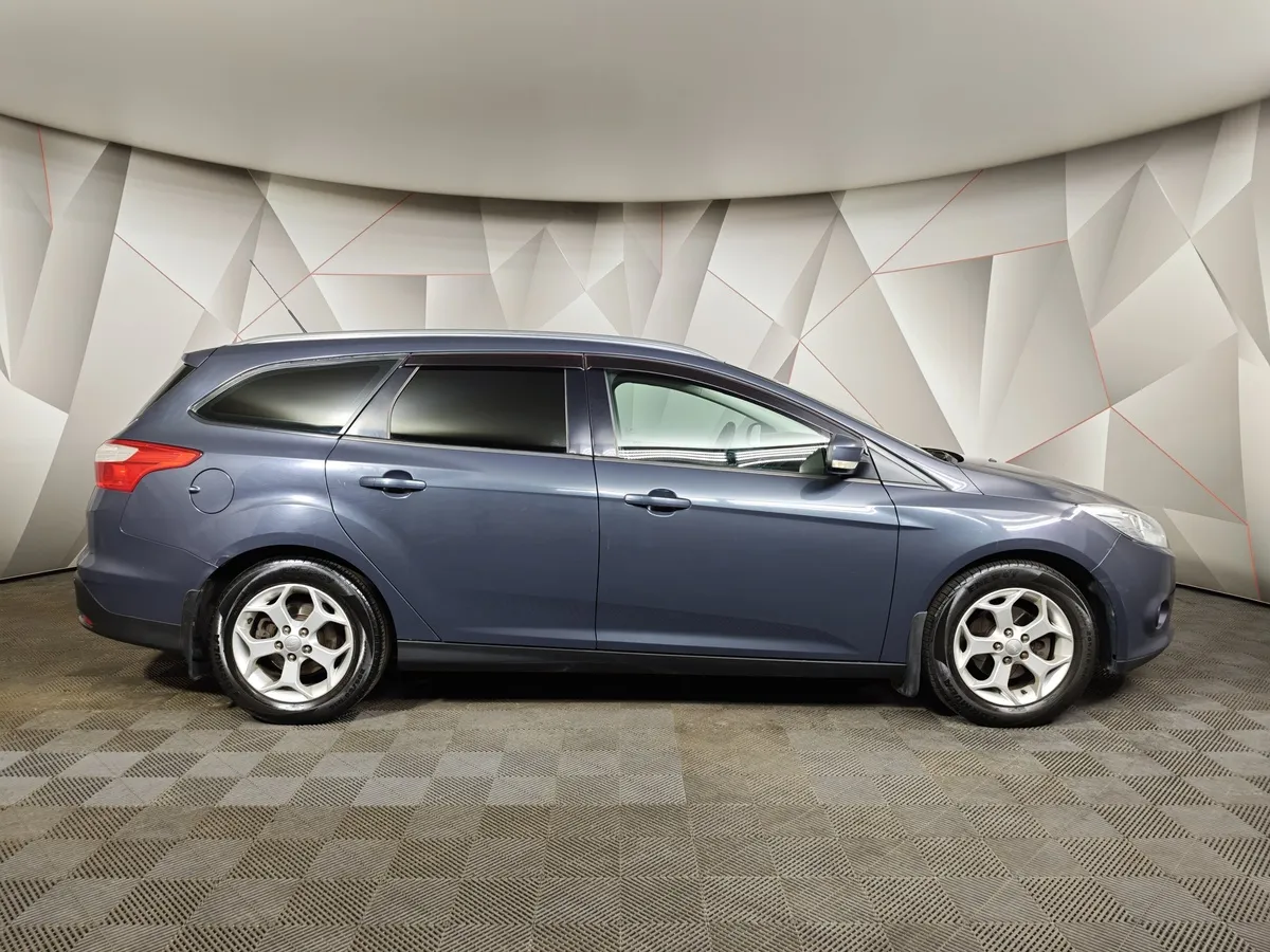Ford Focus 1.6 Ti-VCT PowerShift (105 л.с.) Trend Серый в АВИЛОН. Слайд №6
