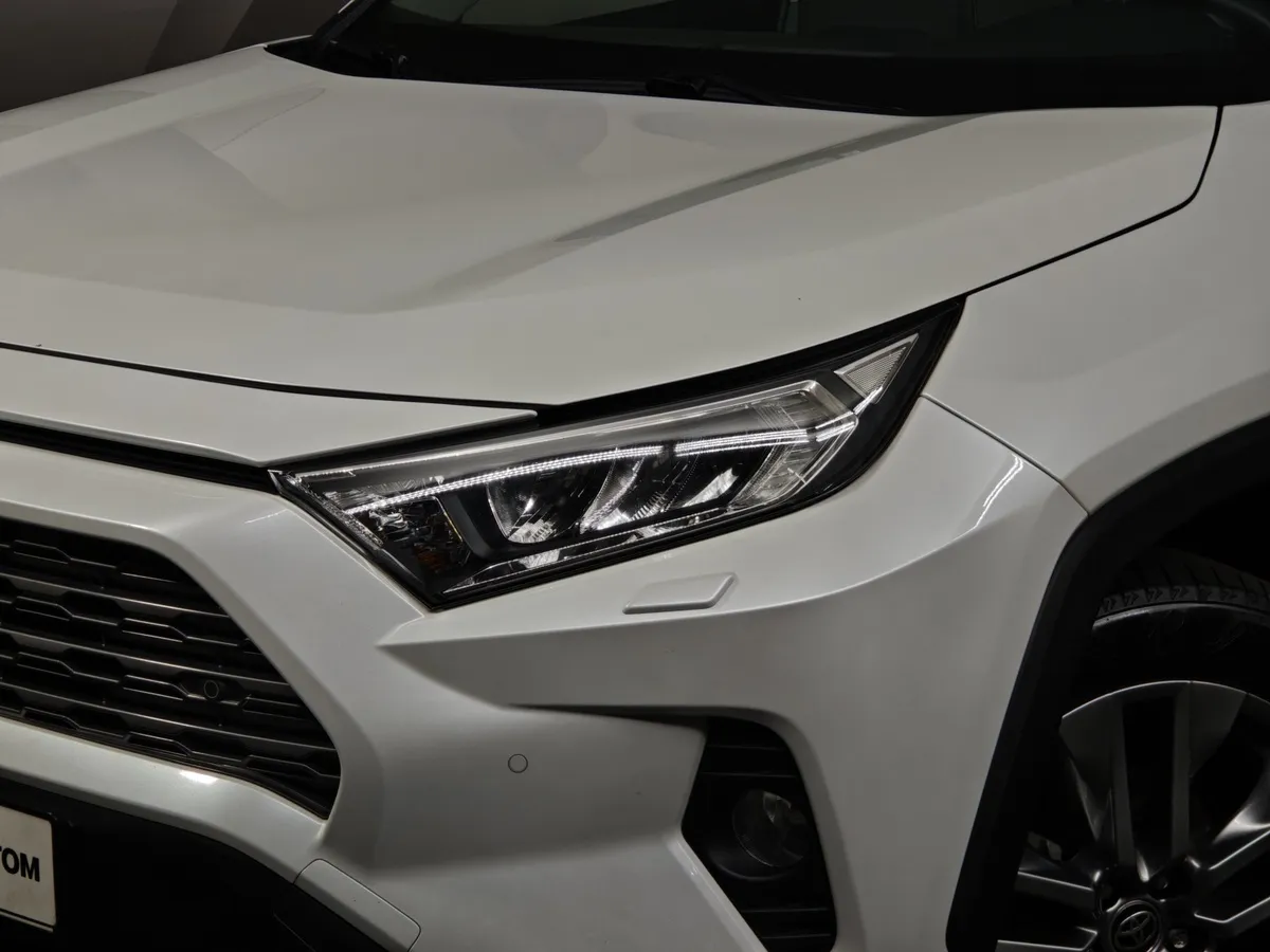 Toyota RAV4 2.0i CVT AWD (149 л.с.) Белый в АВИЛОН. Слайд №10