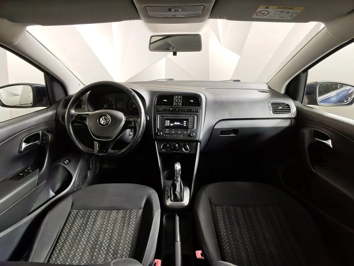 Volkswagen Polo 1.6 MPI AT (110 л.с.) Comfortline Синий в АВИЛОН. Слайд №14