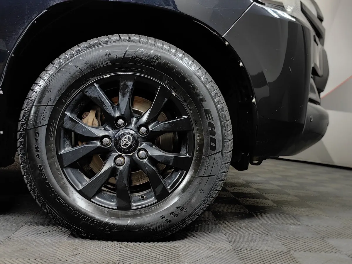 Toyota Land Cruiser 4.5 TD AT (249 л.с.) Черный в АВИЛОН. Слайд №9