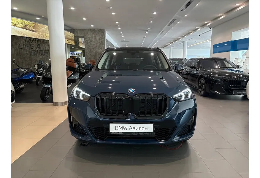 BMW X1 xDrive25 Li (204 л.с.) Синий в АВИЛОН. Слайд №3