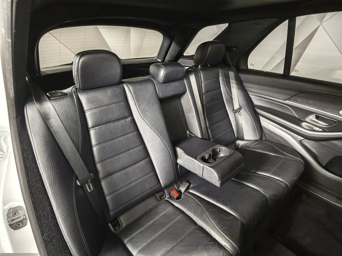 Mercedes-Benz GLE 300 d 4MATIC 9G-TRONIC (245 л.с.) Sport Plus Белый в АВИЛОН. Слайд №17