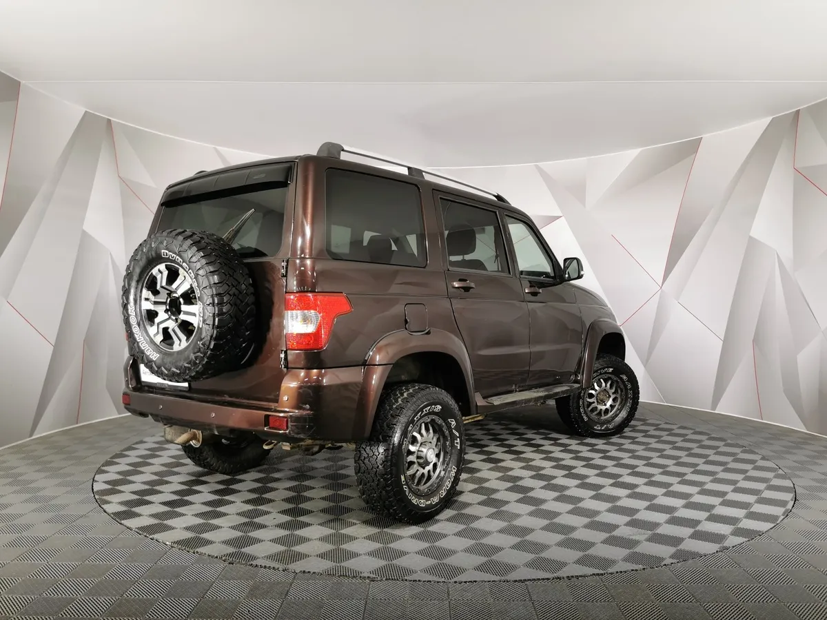 УАЗ Patriot 2.7 MT (135 л.с.) Коричневый в АВИЛОН. Слайд №2