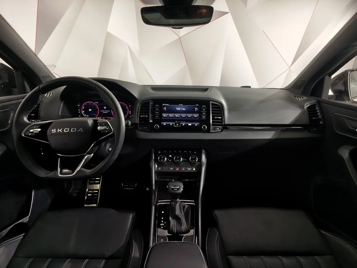 Skoda Karoq 2.0 AMT AWD (190 л.с.) SportLine 4х4 Серый в АВИЛОН. Слайд №14