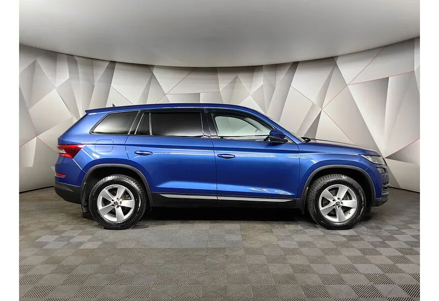 Skoda Kodiaq 1.4 TSI DSG (150 л.с.) Синий в АВИЛОН. Слайд №6 Skoda Kodiaq 1.4 TSI DSG (150 л.с.) Синий в АВИЛОН. Слайд №6
