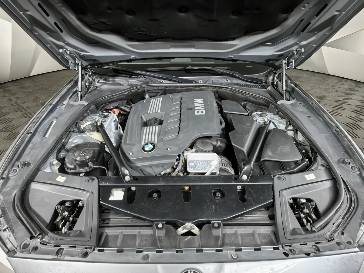 BMW 5 серия 528i AT (258 л.с.) Серый в АВИЛОН. Слайд №10