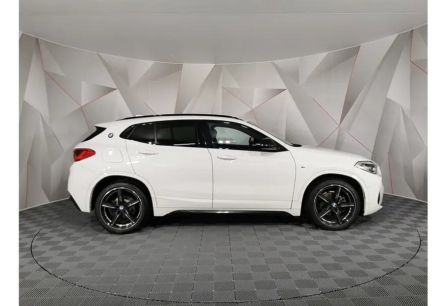 АВИЛОН - BMW X2 18i sDrive AMT (140 л.с.) Advantage Белый - slide 3