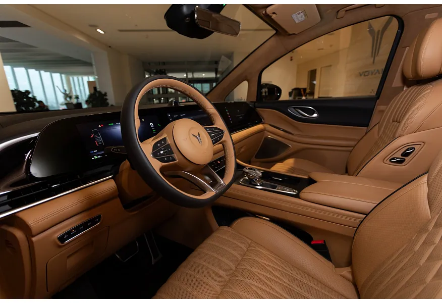 Voyah Dream EVR long range 1.5 AT AWD (422 л.с.) Черный в АВИЛОН. Слайд №7