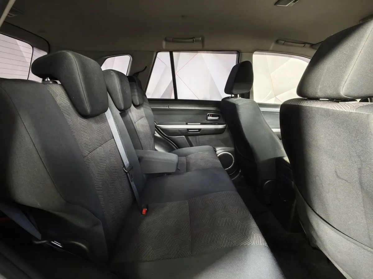 Suzuki Grand Vitara 2.0 AT (140 л.с.) Серый в АВИЛОН. Слайд №14