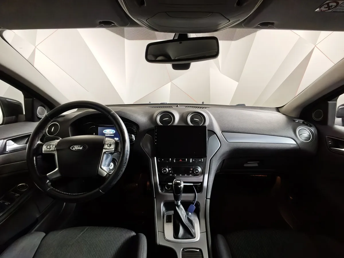 Ford Mondeo 2.0 EcoBoost PowerShift (200 л.с.) Titanium Черный в АВИЛОН. Слайд №13