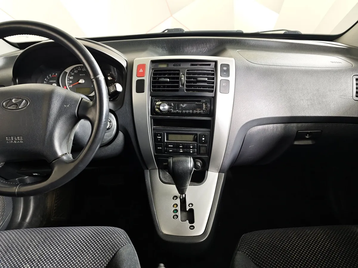 Hyundai Tucson 2.0 AT 4WD (142 л.с.) Серый в АВИЛОН. Слайд №12