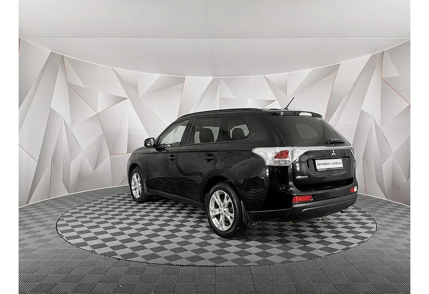 Mitsubishi Outlander 2.4 CVT 4WD (167 л.с.) Черный в АВИЛОН. Слайд №4