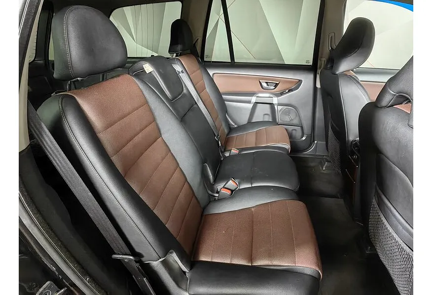 Volvo XC90 2.5 T5 Geartronic AWD (5 мест) (210 л.с.) Черный в АВИЛОН. Слайд №15