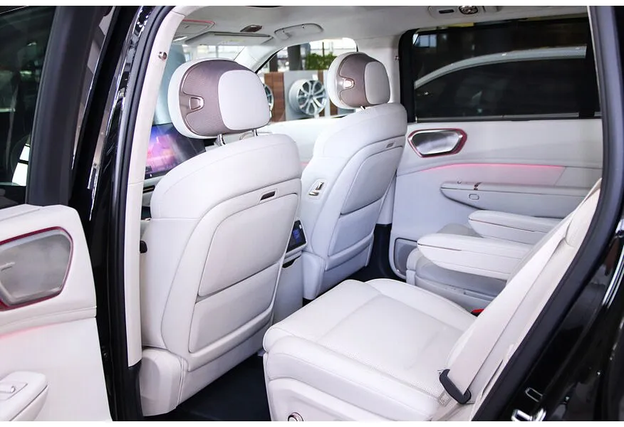 АВИЛОН - Lynk & Co 900 2.0 AT 4WD (884 л.с.) Ultra Черный - slide 9