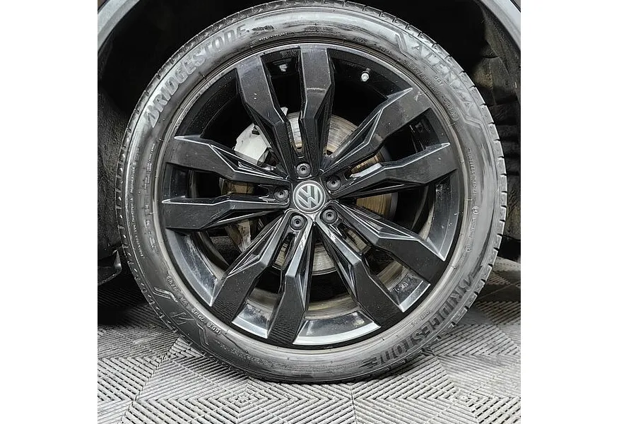 Volkswagen Touareg 2.0 TSI Tiptronic 4Motion (249 л.с.) Respect Коричневый в АВИЛОН. Слайд №18