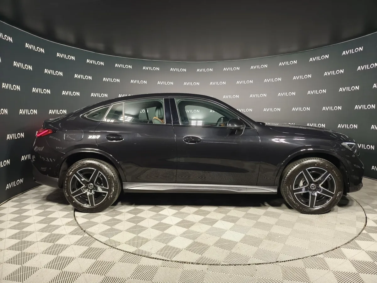 Mercedes-Benz GLC Купе 260 9G-TRONIC 4MATIC (204 л.с.) Черный в АВИЛОН. Слайд №2