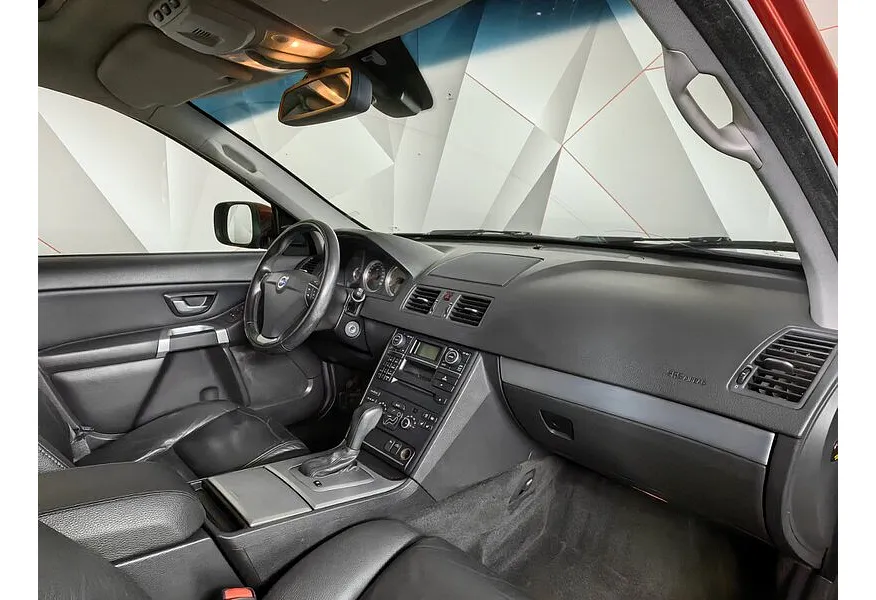 Volvo XC90 2.5 T5 Geartronic AWD (5 мест) (210 л.с.) Красный в АВИЛОН. Слайд №13