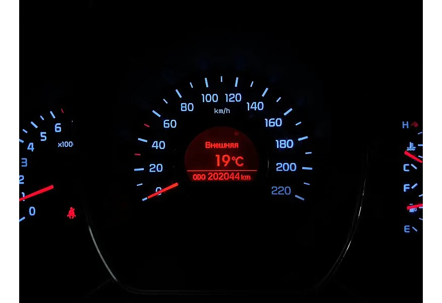 Kia Rio 1.6 MT (123 л.с.) Comfort Серебристый в АВИЛОН. Слайд №16