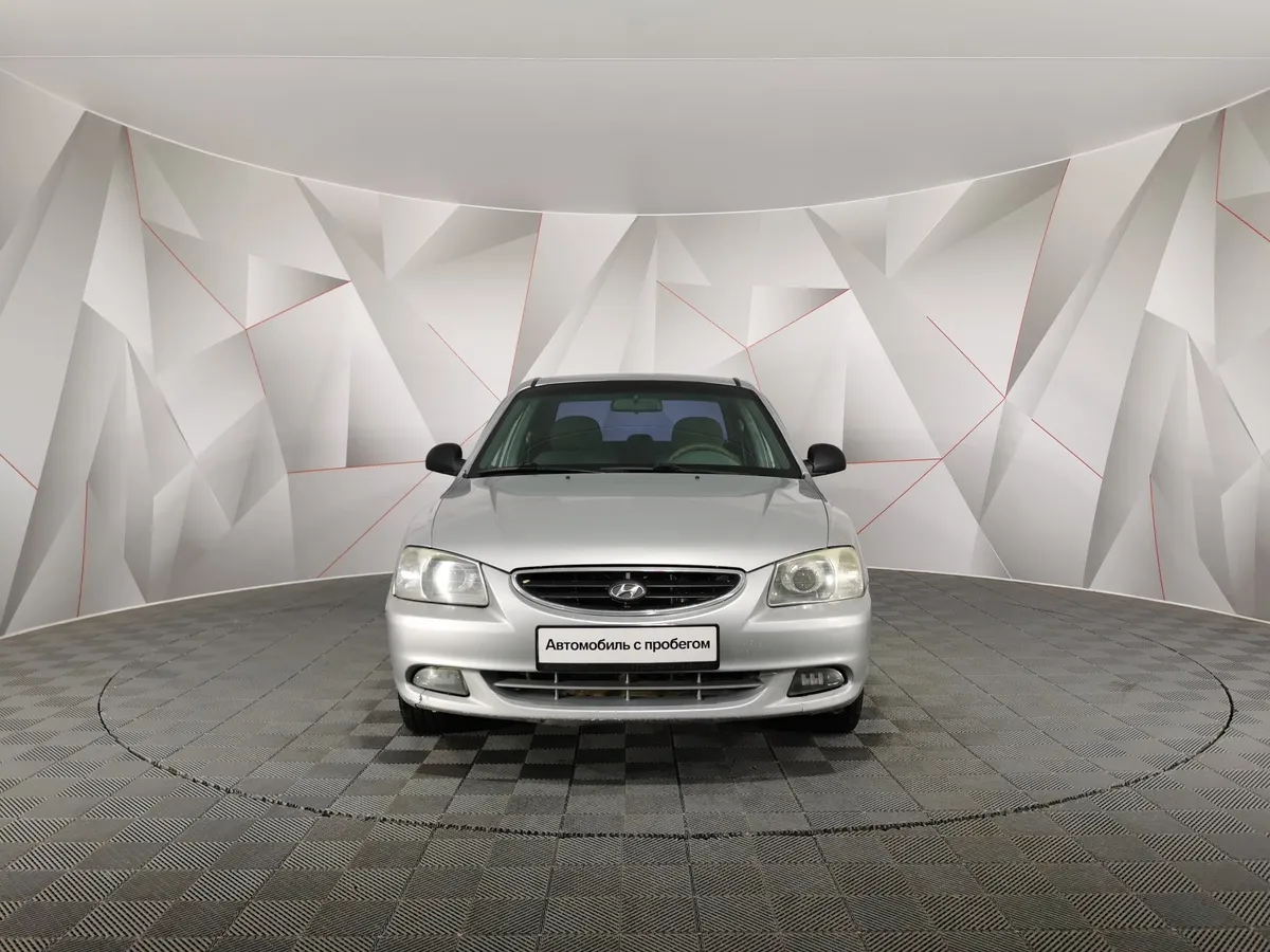 Hyundai Accent 1.5 MT (102 л.с.) Серебристый в АВИЛОН. Слайд №7