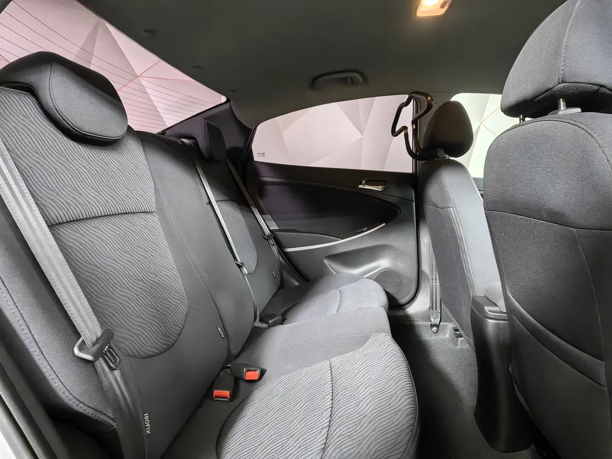 Hyundai Solaris 1.6 MT (123 л.с.) Classic + AC Серебристый в АВИЛОН. Слайд №15