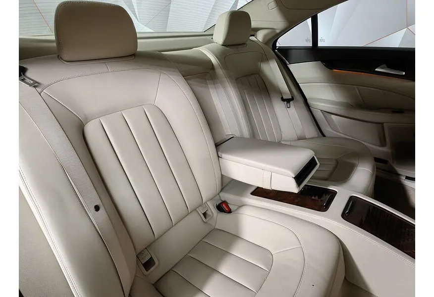 Mercedes-Benz CLS 350 d AT 4Matic (249 л.с.) Черный в АВИЛОН. Слайд №17