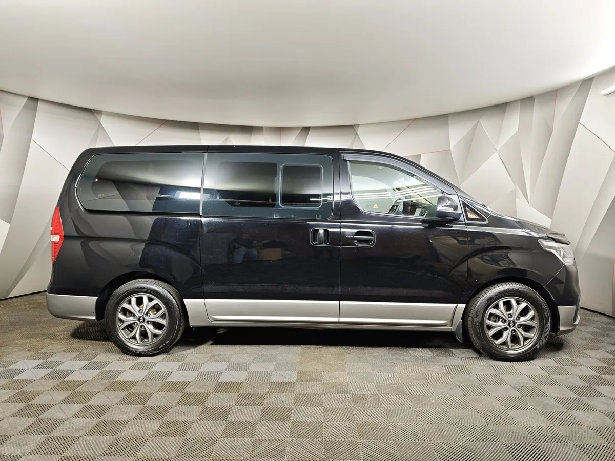Hyundai H-1 2.5 CRDi AT (170 л.с.) Business (JP6) Черный в АВИЛОН. Слайд №6
