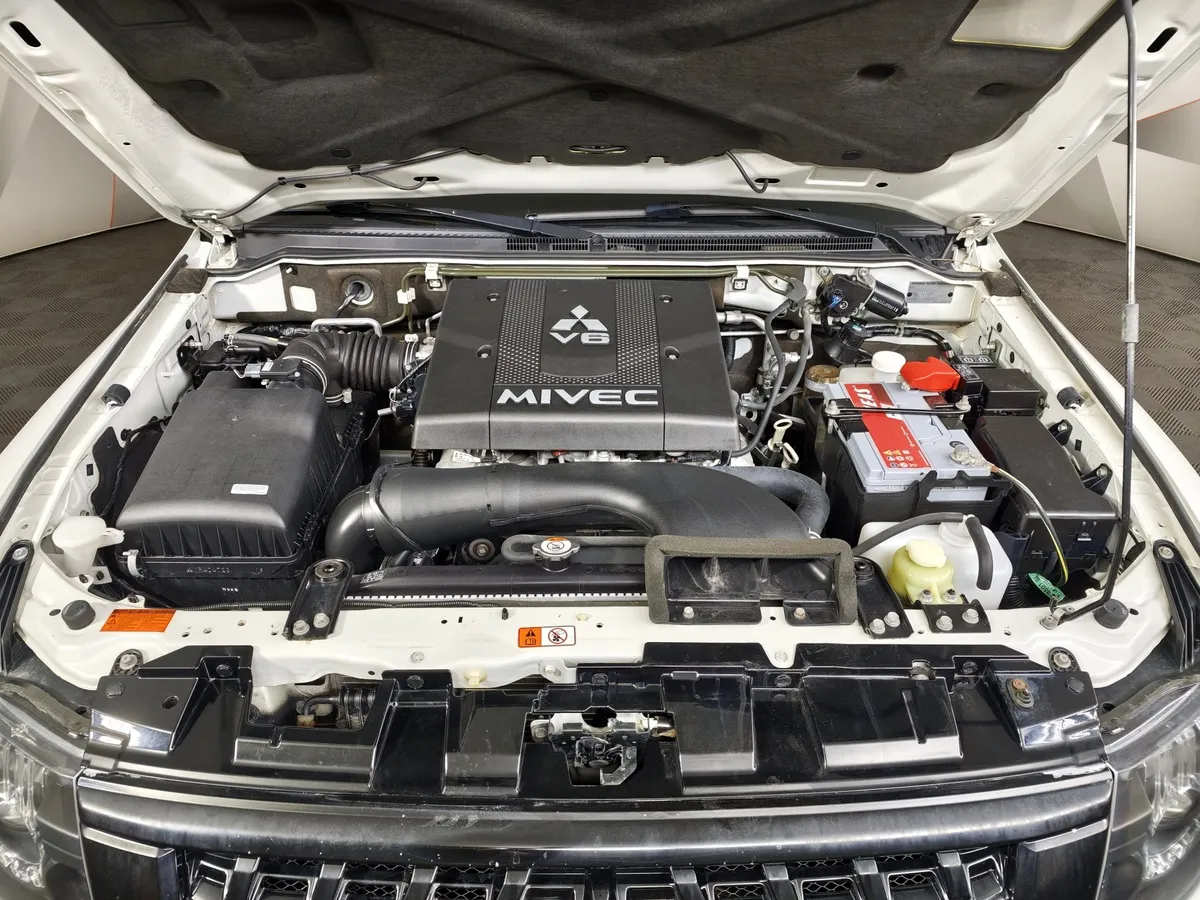 Mitsubishi Pajero 3.8 AT (250 л.с.) Белый в АВИЛОН. Слайд №11