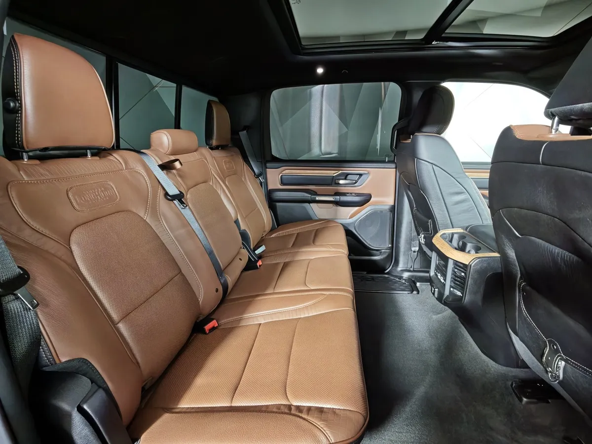 RAM 1500 5.7 AT 4x4 6'4" box (400 л.с.) Черный в АВИЛОН. Слайд №16