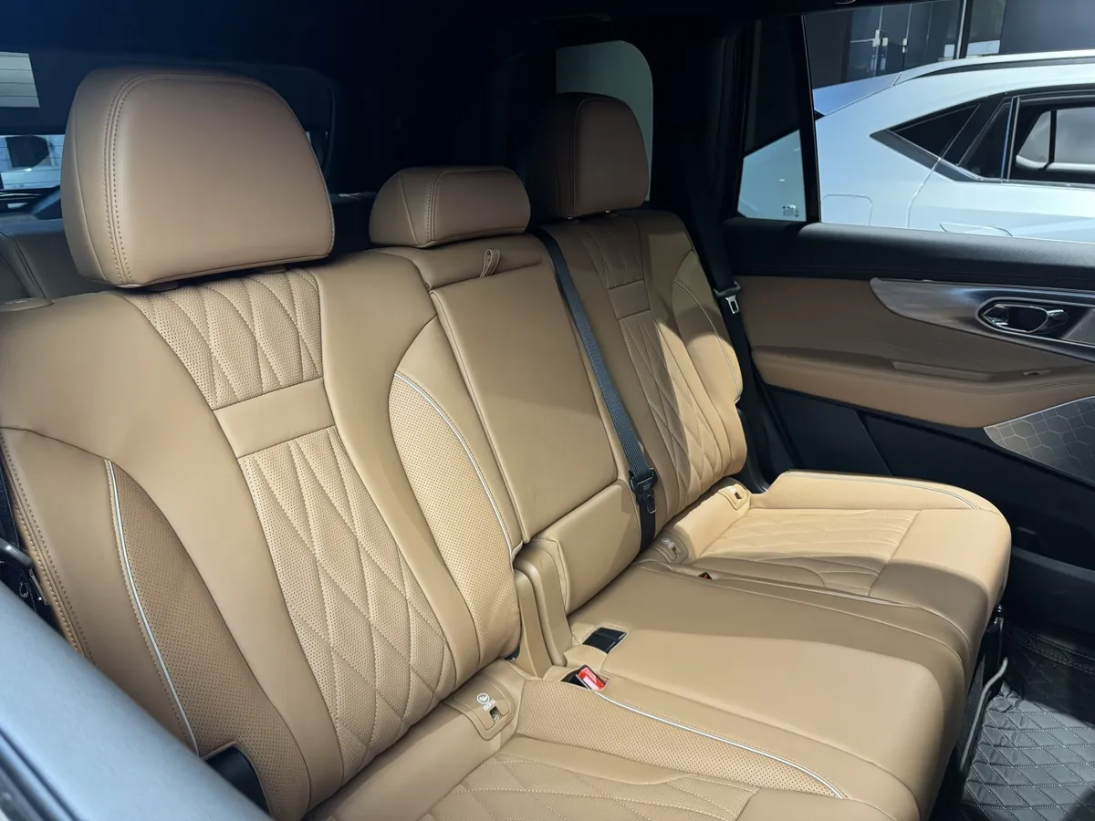 GAC GS8 2.0T 4WD (231 л.с.) GL Серый в АВИЛОН. Слайд №5