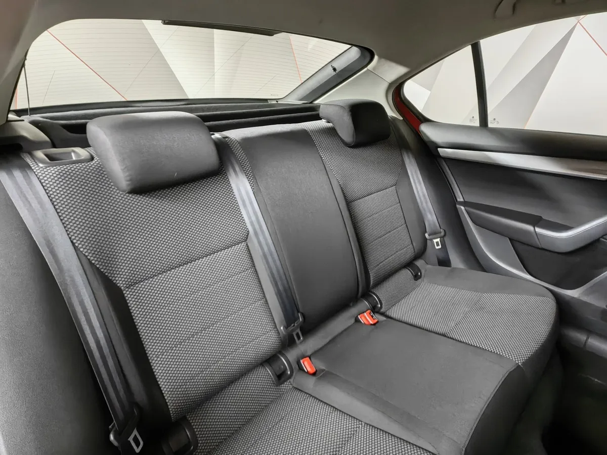 Skoda Octavia 1.6 MPI AT (110 л.с.) Красный в АВИЛОН. Слайд №16