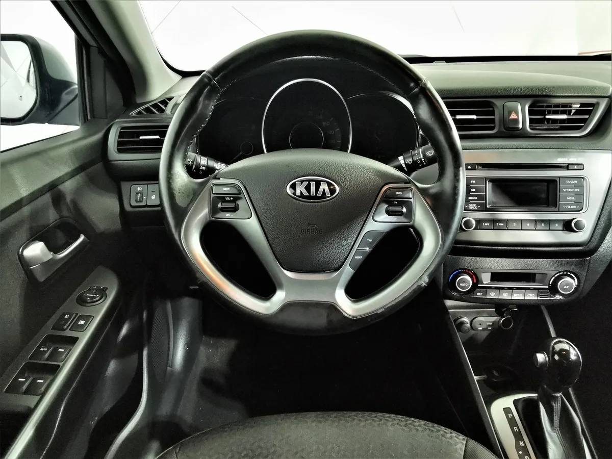 Kia Rio 1.6 AT (123 л.с.) Серебристый в АВИЛОН. Слайд №19