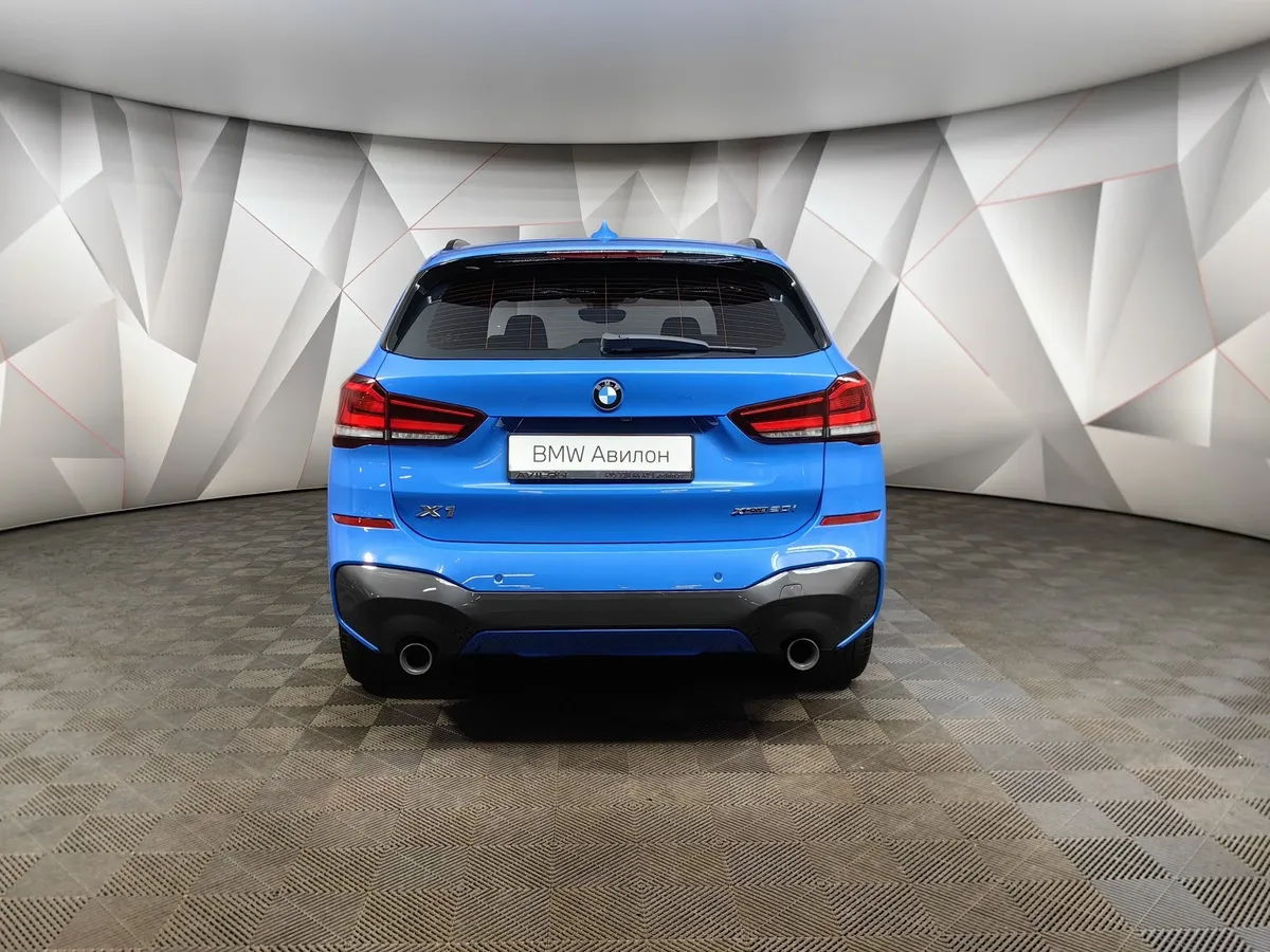 BMW X1 20i xDrive (192 л.с.) M Sport Синий в АВИЛОН. Слайд №4