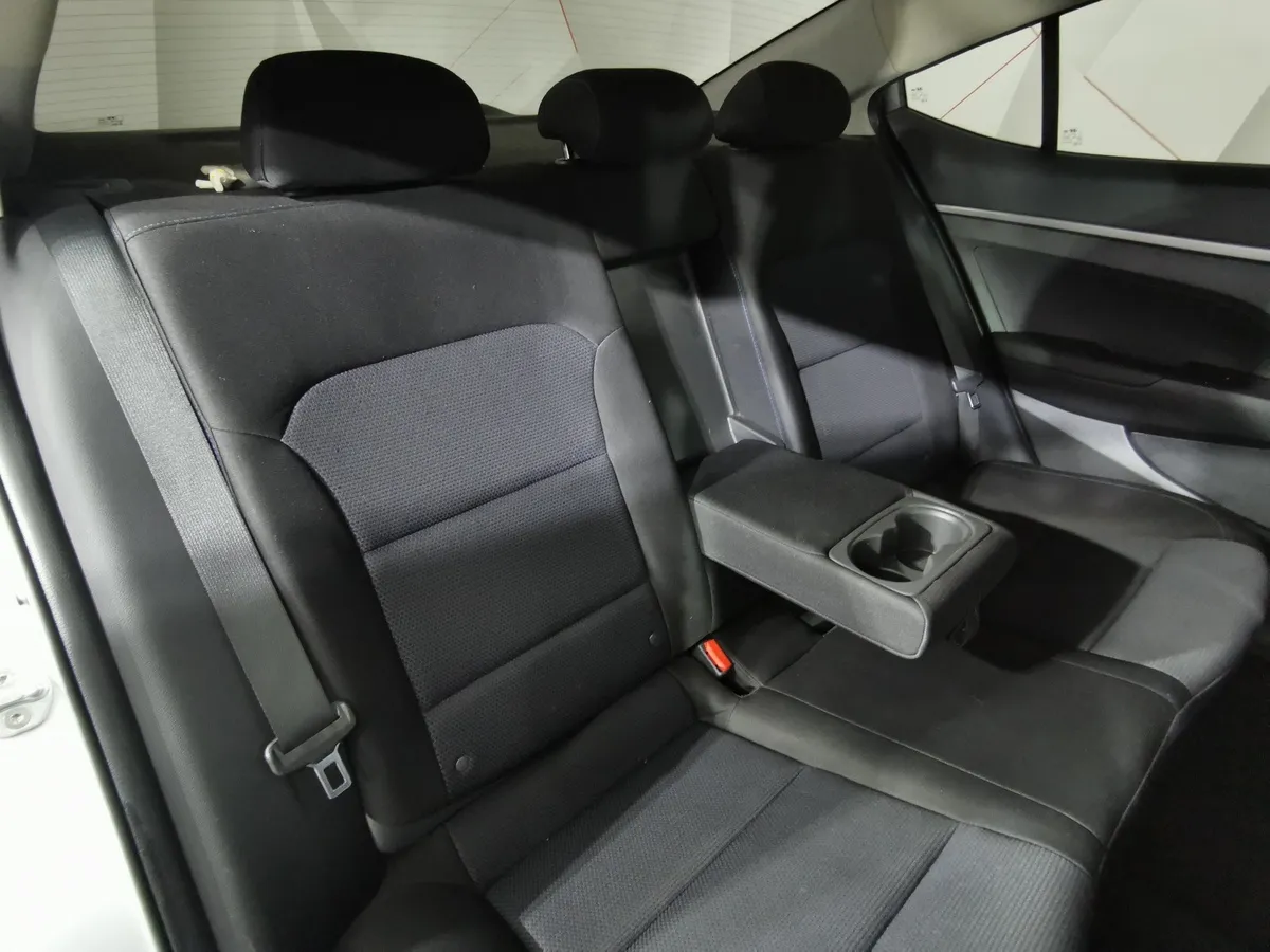 Hyundai Elantra 1.6 AT (128 л.с.) Aсtive (CA4) Серебристый в АВИЛОН. Слайд №16