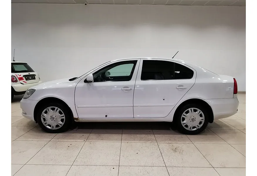 Skoda Octavia 1.8 TSI MT (152 л.с.) Ambition (CKD) Белый в АВИЛОН. Слайд №5