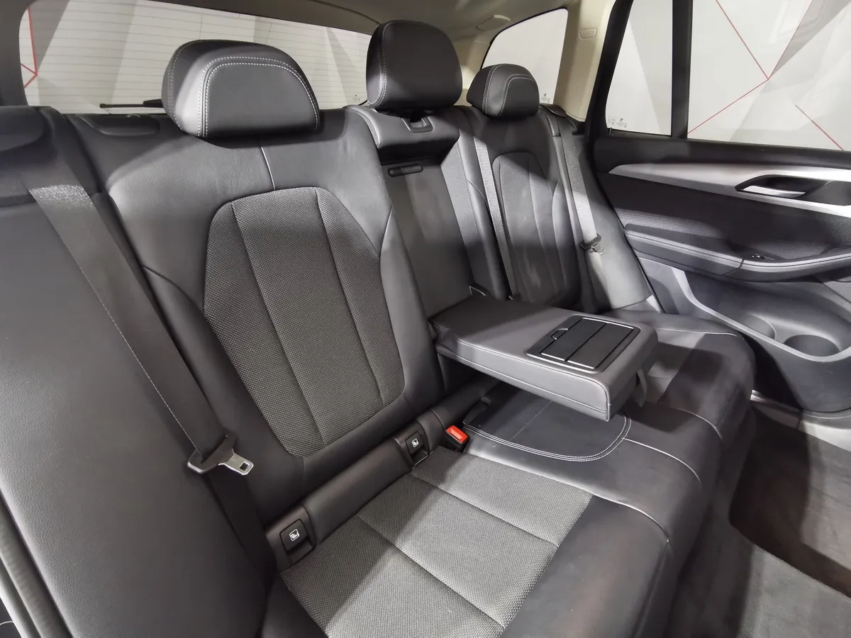 BMW X3 xDrive20i AT (184 л.с.) Base Локальная сборка Черный в АВИЛОН. Слайд №14