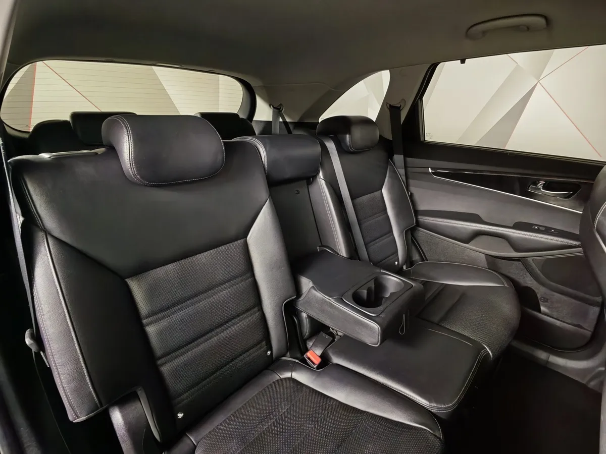 Kia Sorento 2.2 CRDi AT AWD (200 л.с.) Серый в АВИЛОН. Слайд №17