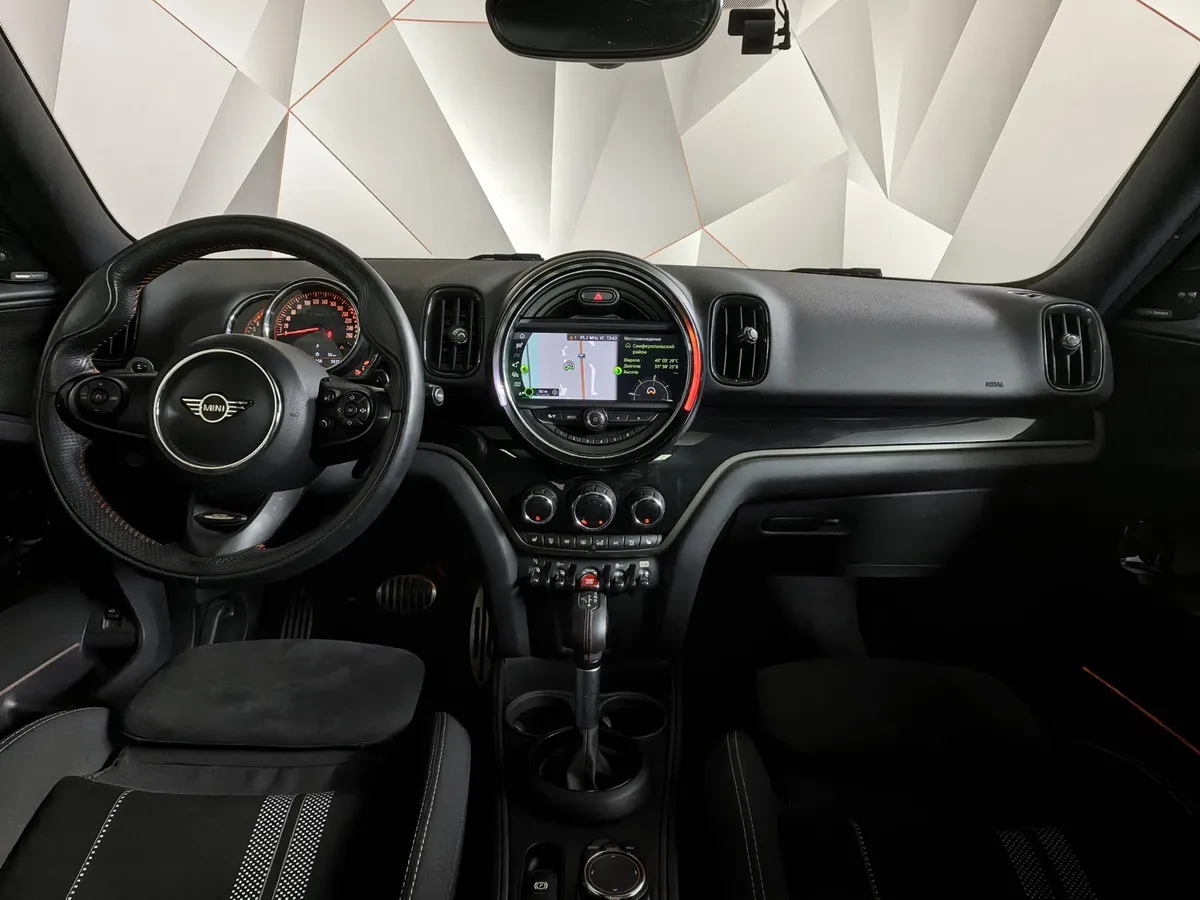 MINI Countryman 2.0 AMT 4WD (204 л.с.) ALL4 Зеленый в АВИЛОН. Слайд №11
