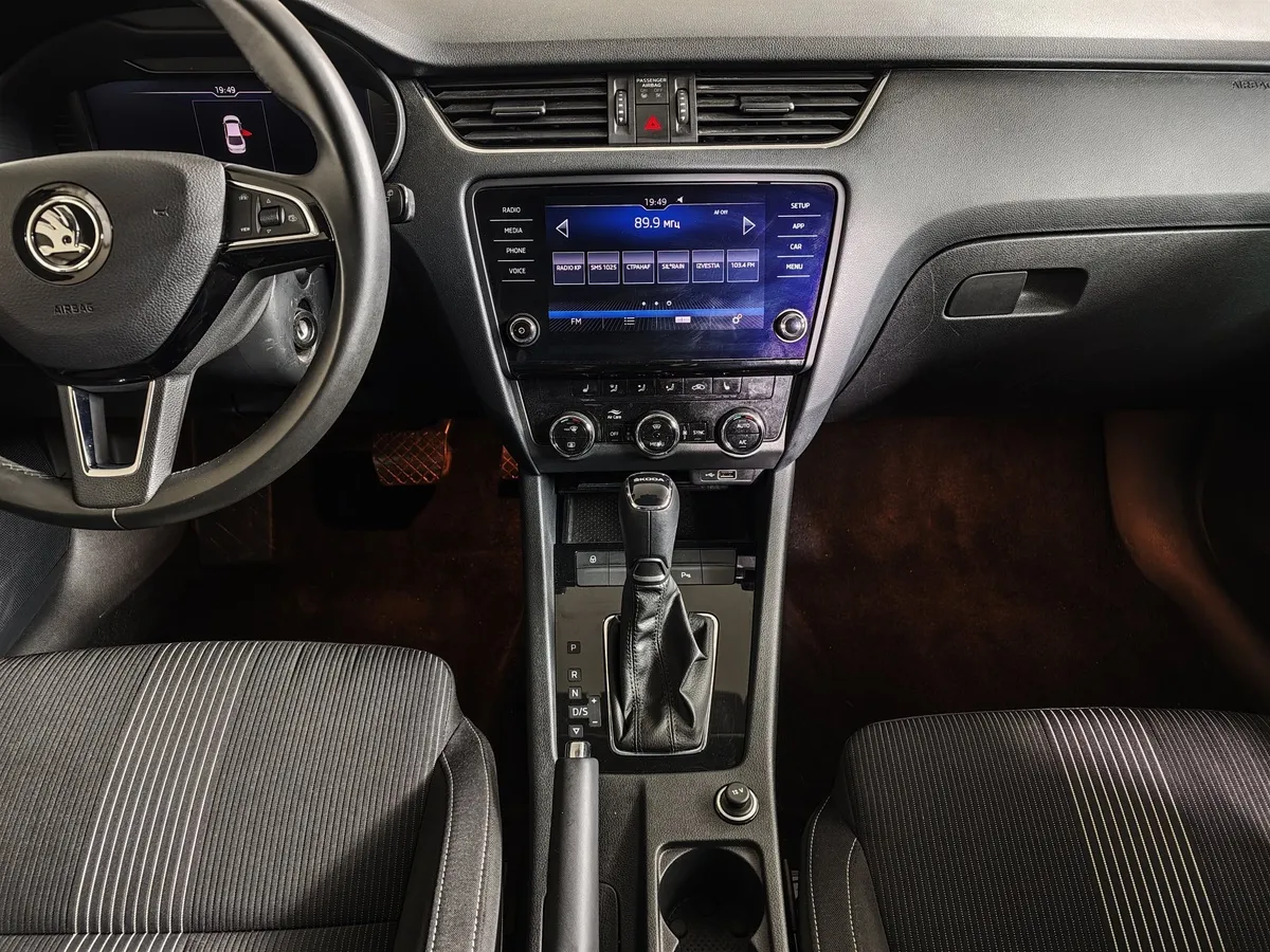 Skoda Octavia 1.6 MPI AT (110 л.с.) Синий в АВИЛОН. Слайд №15