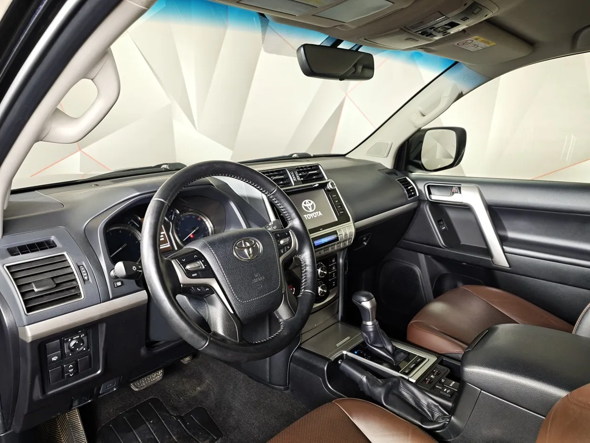 Toyota Land Cruiser Prado 4.0 AT AWD (249 л.с.) Черный в АВИЛОН. Слайд №18