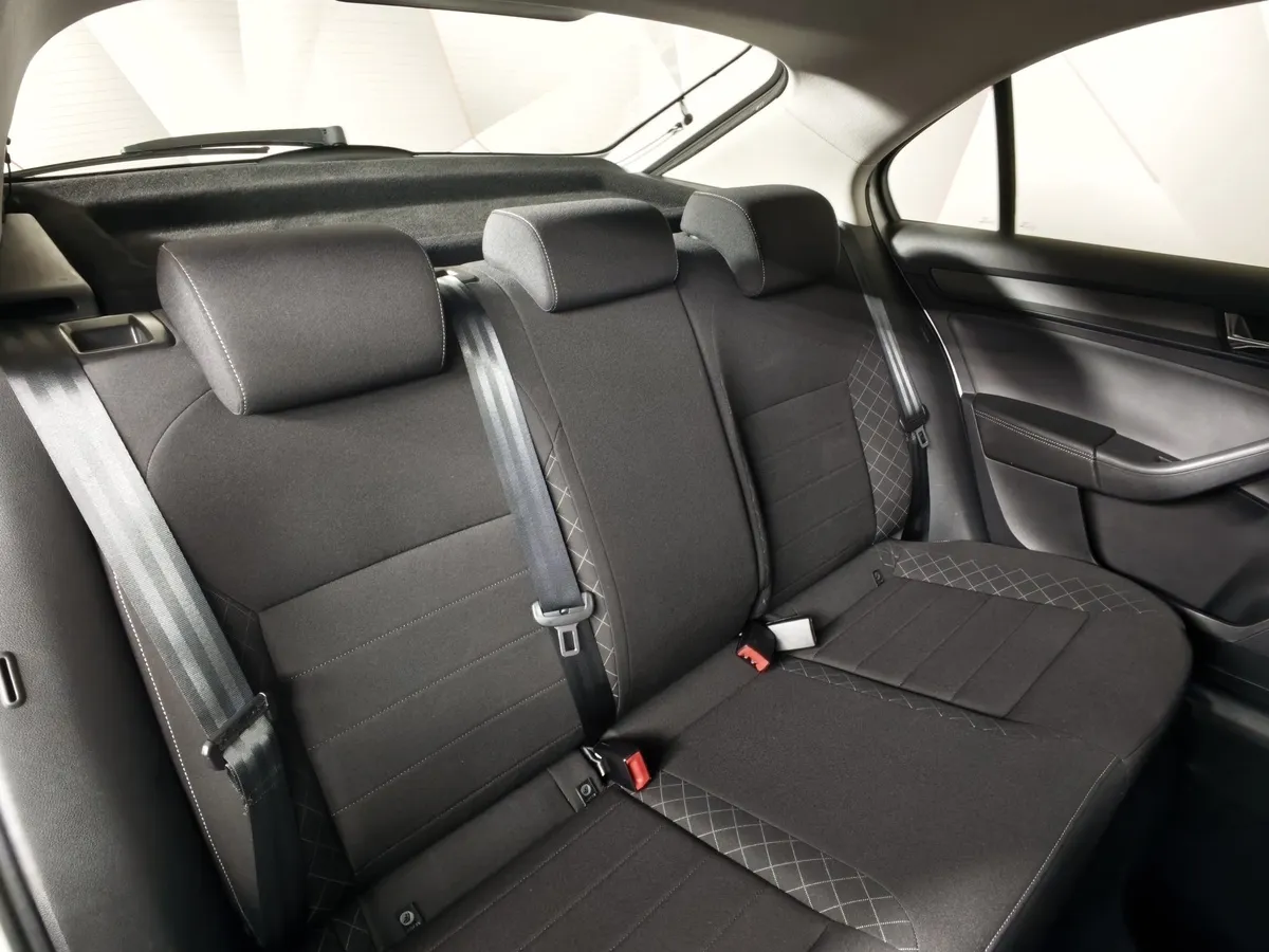 Skoda Rapid 1.6 AT (110 л.с.) Active Белый в АВИЛОН. Слайд №16