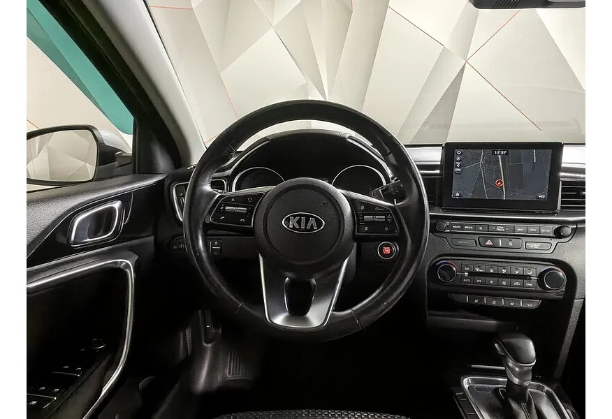 Kia Ceed 1.4 T-GDI AMT (140 л.с.) Prestige Белый в АВИЛОН. Слайд №20