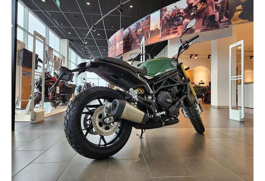 АВИЛОН - Benelli Leoncino 800 754 см³ (76 л.с.) (76) 754 Зеленый - slide 7